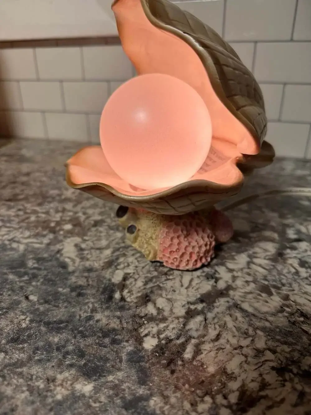 Coastal Clamshell Pearl Accent Night Light Lamp Handcrafted Resin